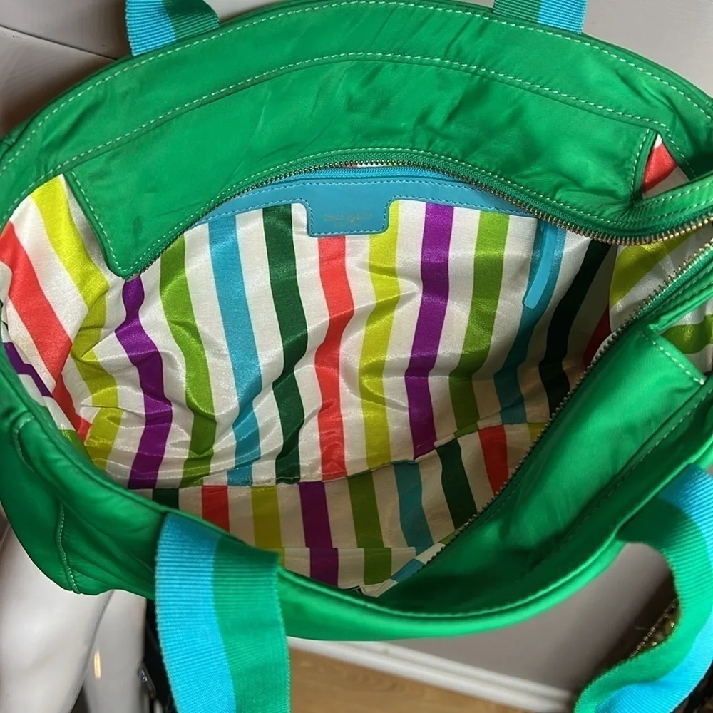 Kate Spade New York Web Quinn Leroy Street Humminbird Tote Bag in Green